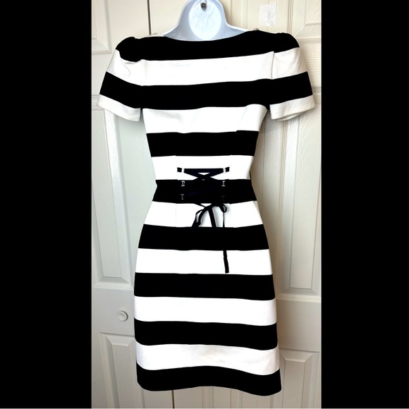 BETSEY JOHNSON Collection Black White Striped Dress Lace Up Back Thick Knit 2011 - Picture 5 of 11